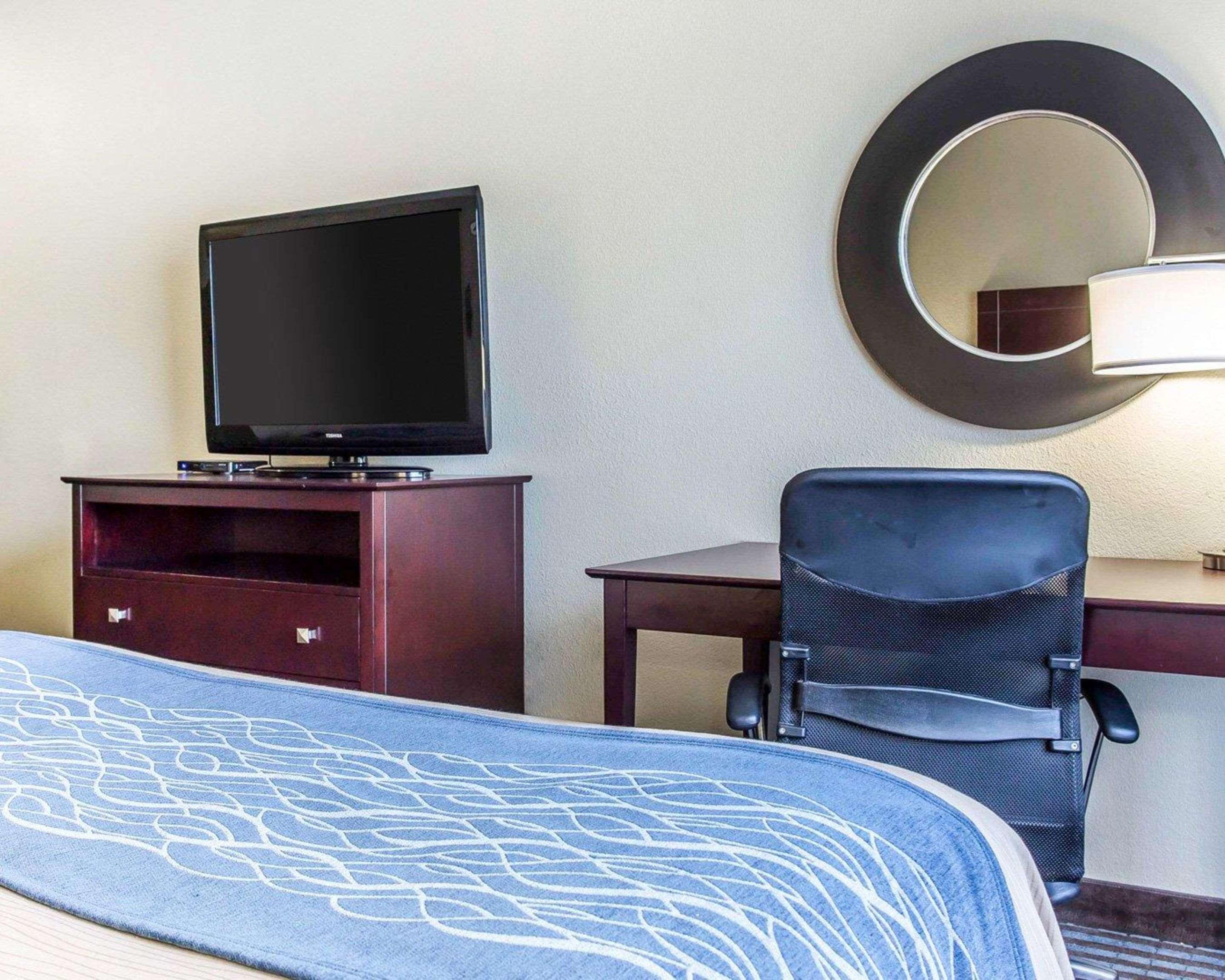Hotel Comfort & Ballpark Area 3*