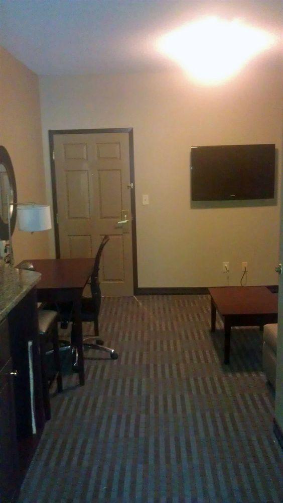 Comfort & Ballpark Area