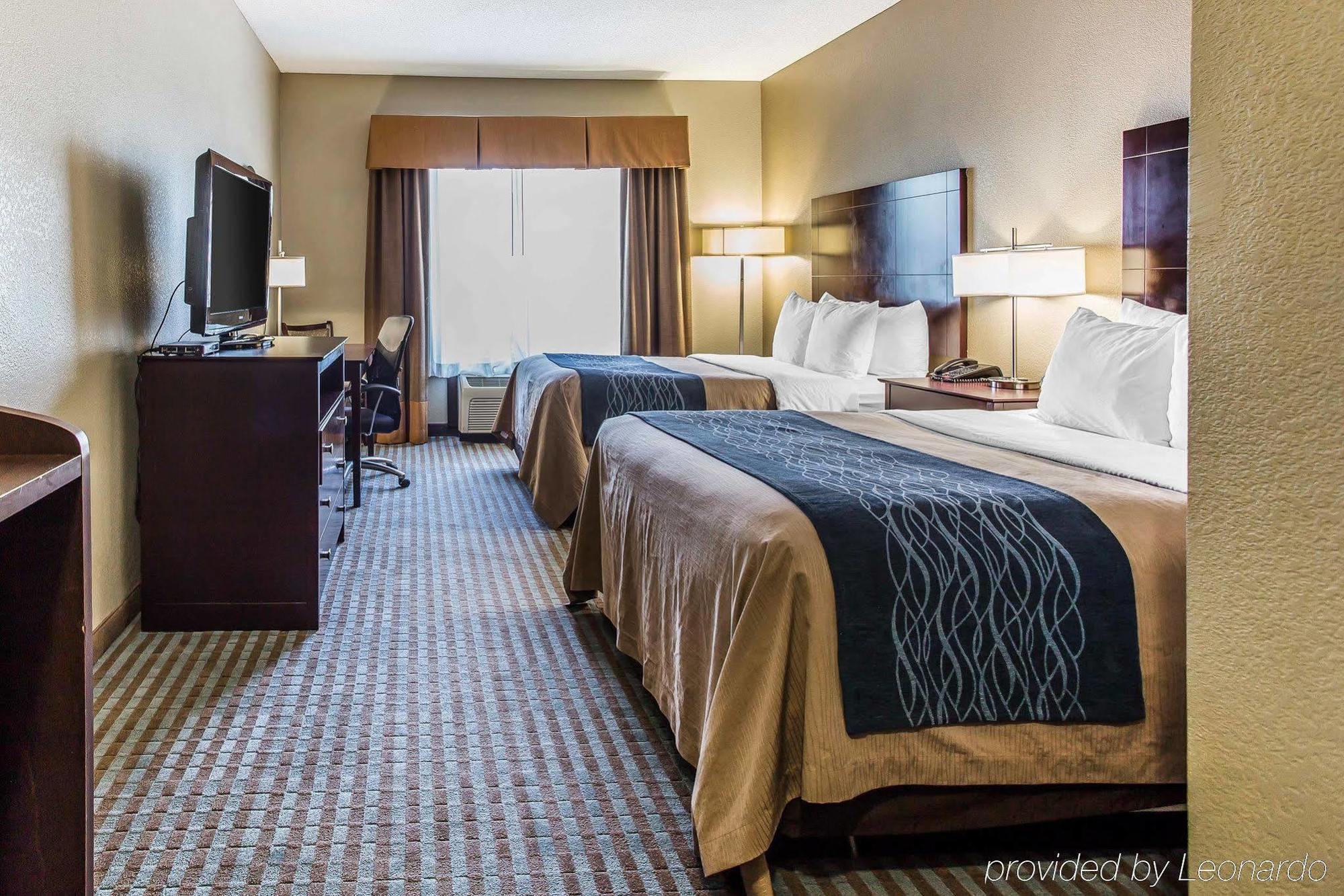 Hotel Comfort & Ballpark Area