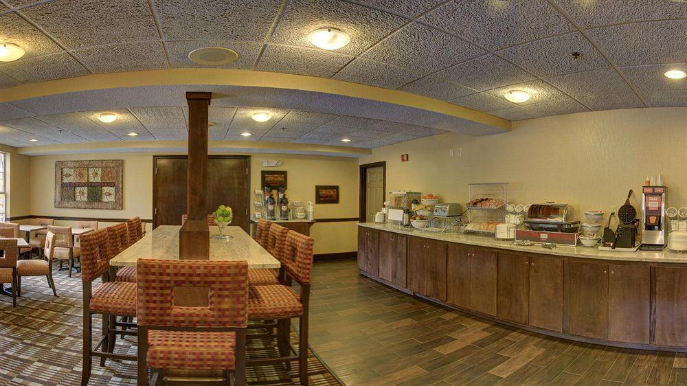 Hotel Comfort & Ballpark Area 3*
