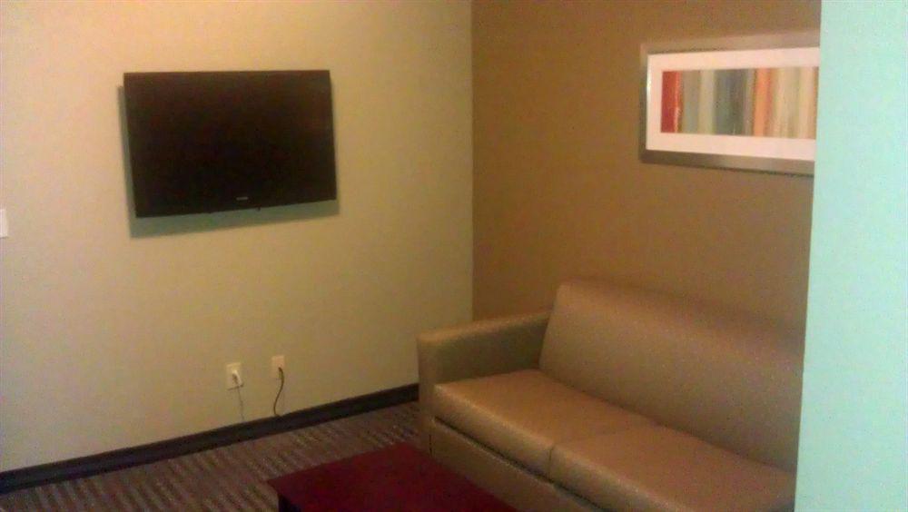Hotel Comfort & Ballpark Area 3*
