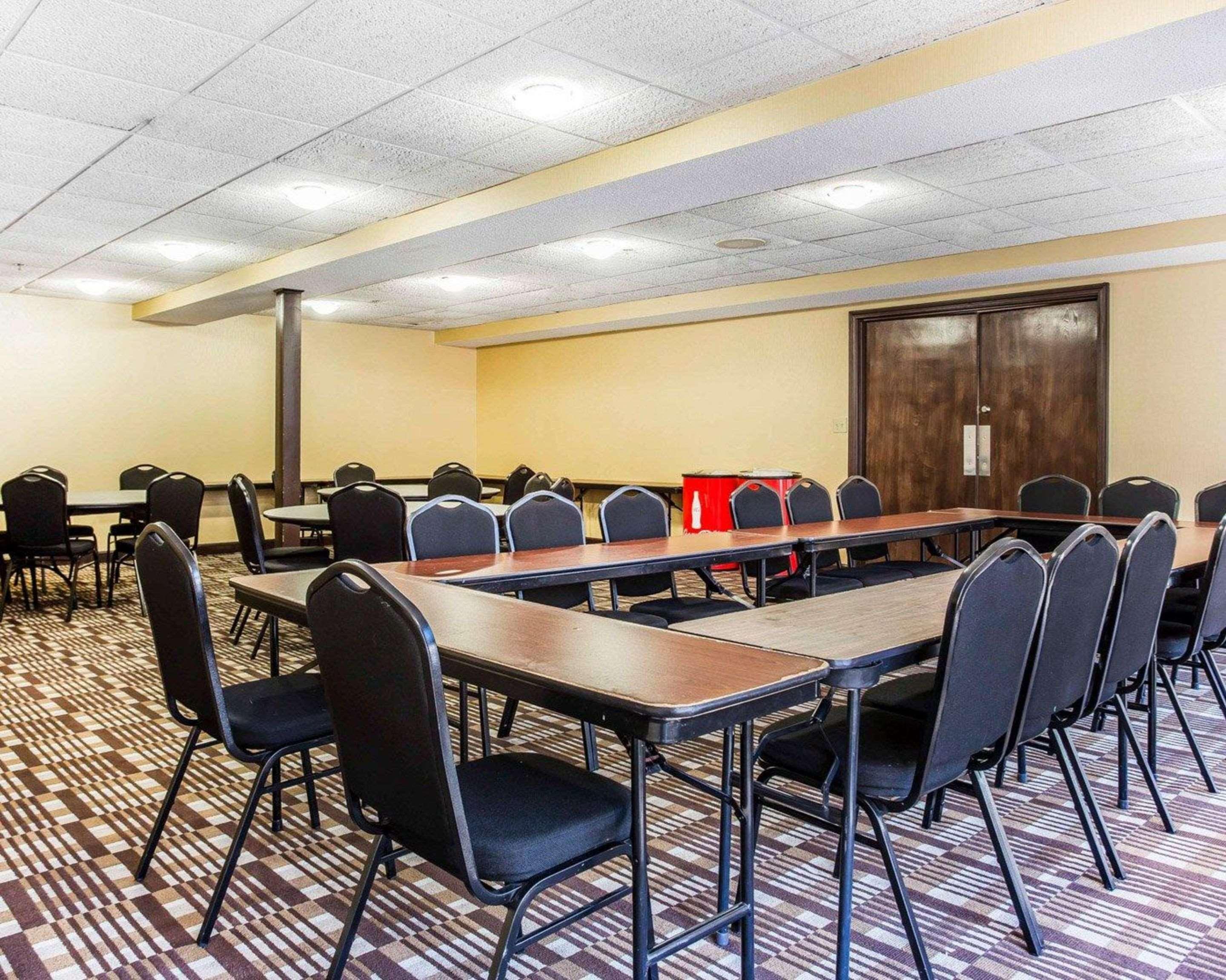 Comfort & Ballpark Area Hotel