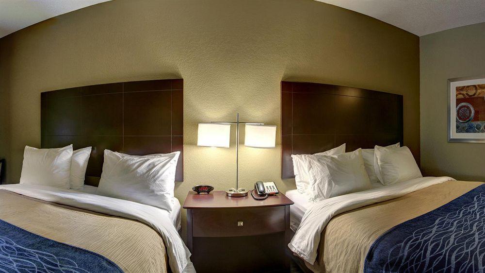 Hotel Comfort & Ballpark Area