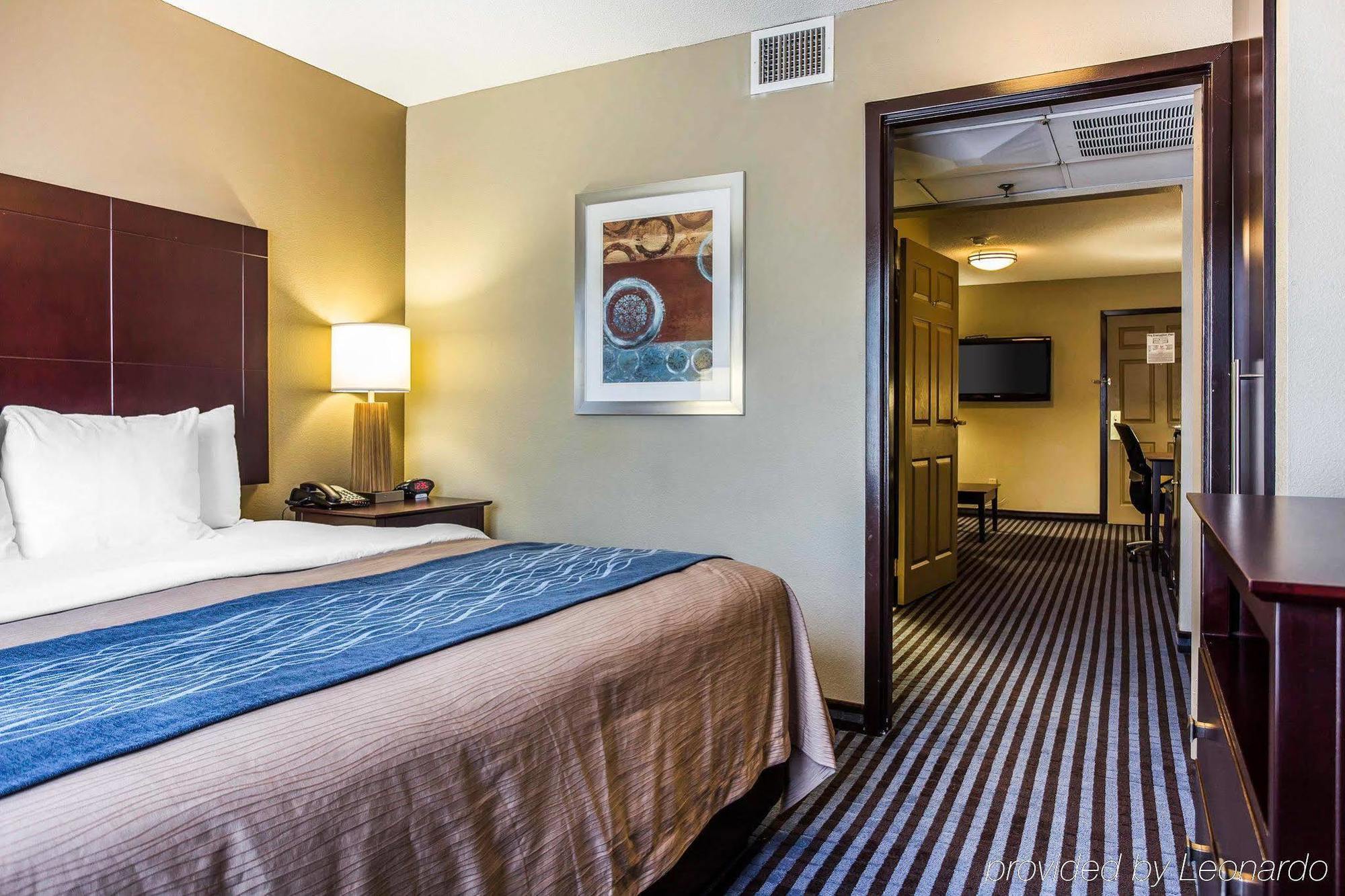 Comfort & Ballpark Area Hotel